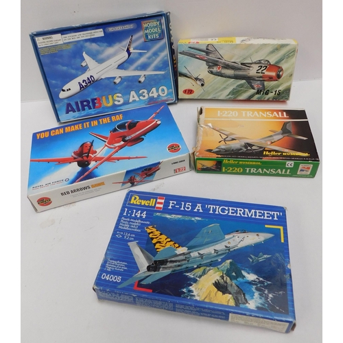 144 - Fighter plane - model kits/boxed