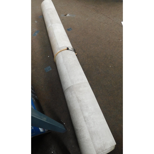 503 - Roll of lino approx. 5ft