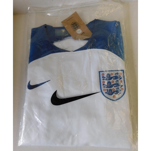 537 - Nike replica England football shirt - new in bag, size 20 - with accompanying shorts