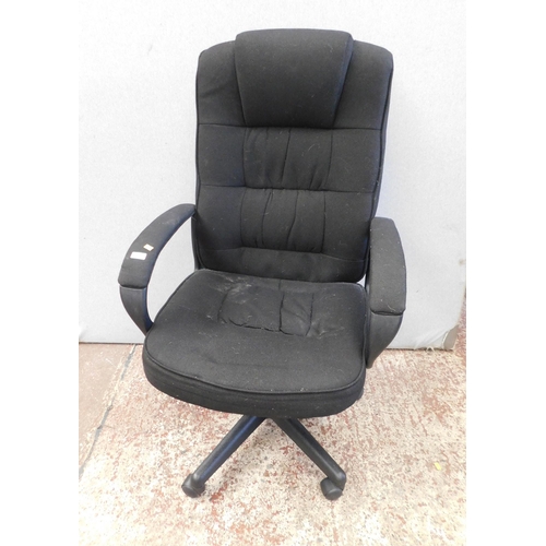 669 - Large office/desk chair