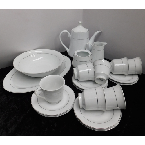 81 - Royal collection - ceramics