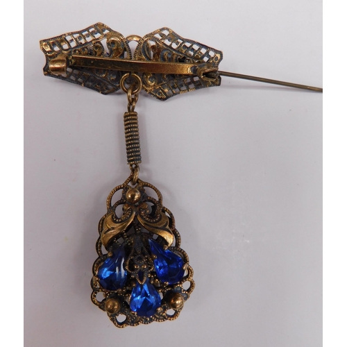 183 - Victorian style - brooch