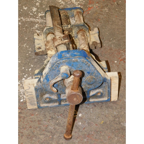 513A - Large bench vice