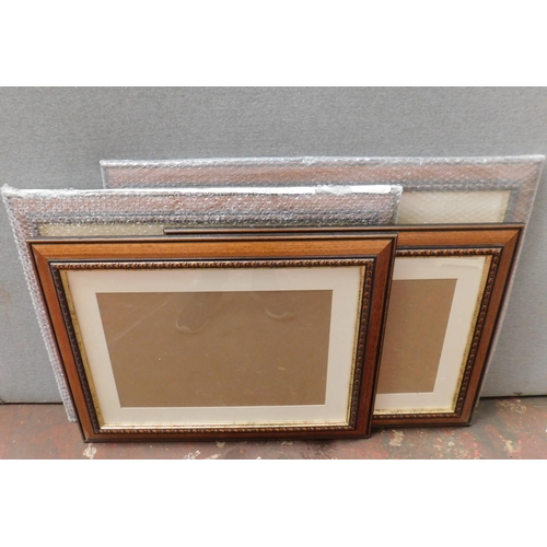 546A - Collection of picture frames