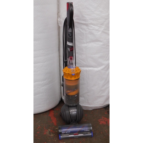 550A - Dyson light ball vacuum W/O