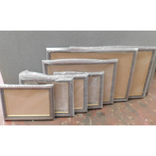 556A - Collection of picture frames