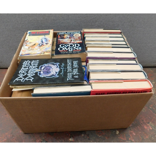 557 - Large box of Terry Pratchett books