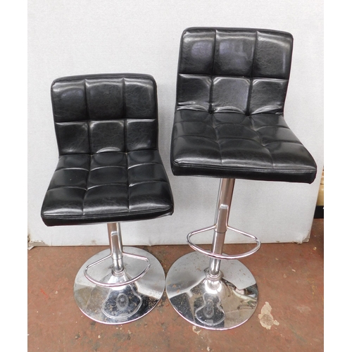 570 - Pair of adjustable barstools