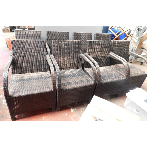 582 - 8x Wicker style garden chairs