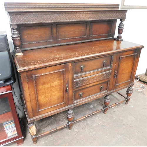 590 - Oak sideboard