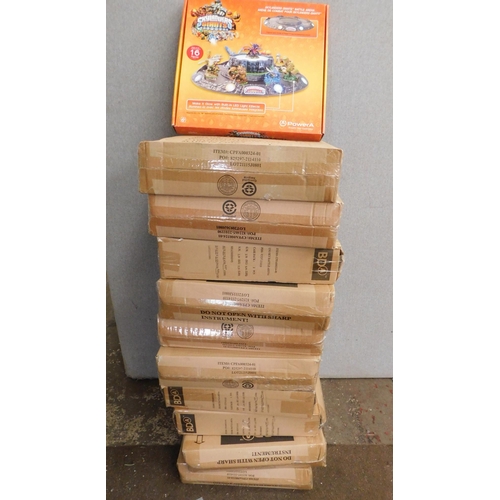 607 - 21 New and boxed Skylanders Giants battle arenas