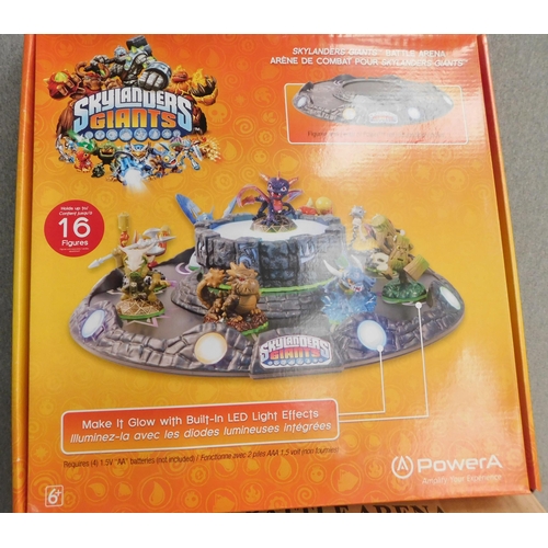 607 - 21 New and boxed Skylanders Giants battle arenas