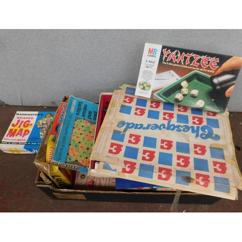 623 - Box of vintage games incl. Yahtzee, Screwball Scramble etc.