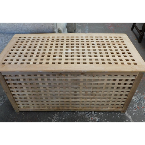 669A - Ikea trellis style bedding box