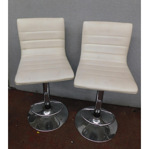 670 - Pair of cream bar stools