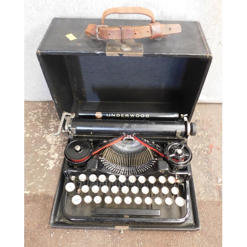 683 - Vintage 'Underwood' typewriter