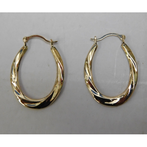 128 - 9ct gold - patterned/loop earrings