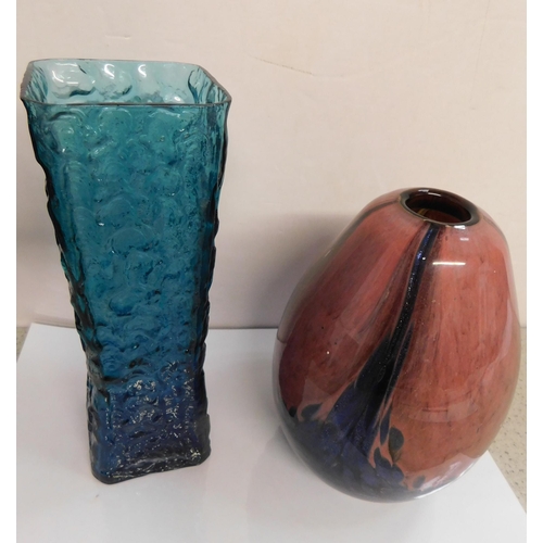 202 - Art glass - vases