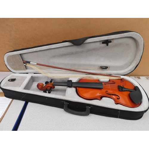 267 - Full size/violin & bow - bow/requires attention 
GREEN SALE - SPEND £1 - AVOID THE GROUND - no commi... 