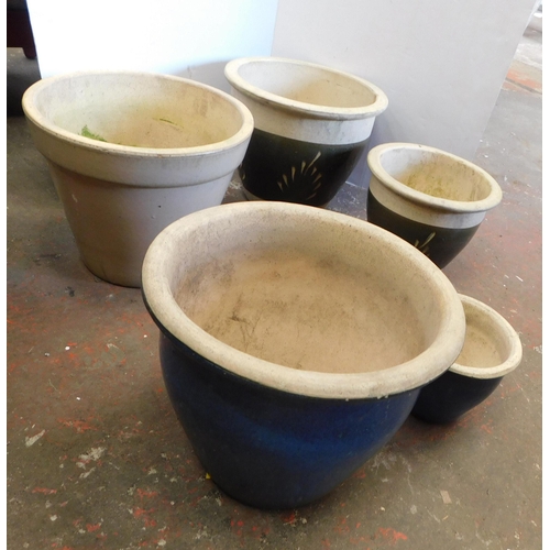 547 - 3x large ceramic garden planters and two matching smaller ones