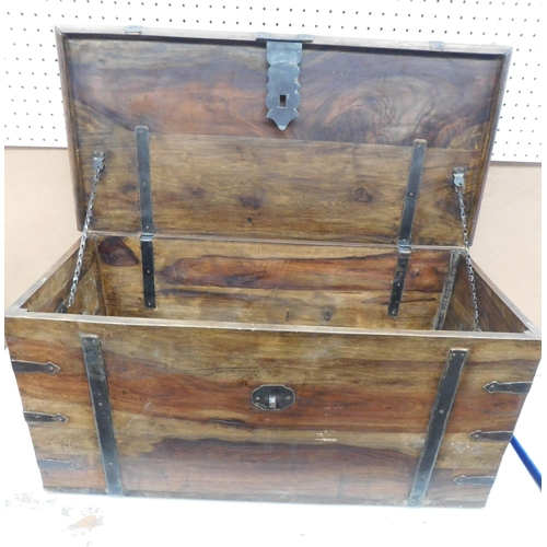 587 - Vintage style wooden trunk - approx. 32