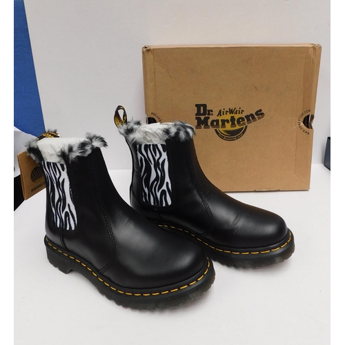 665 - Pair of size 4 Doc Marten Leonore boots