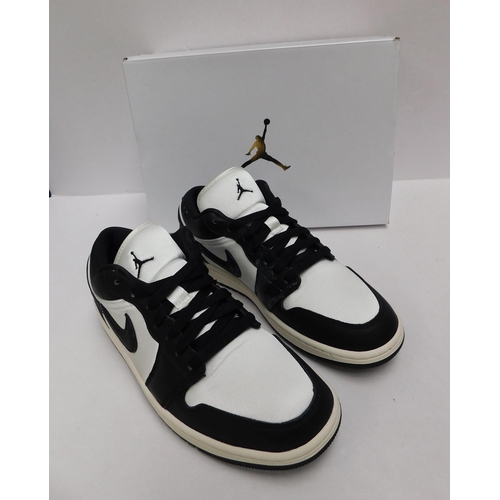 672 - Pair of ladies Nike Air Jordan low Panda trainers size 7 - slight mark on leather