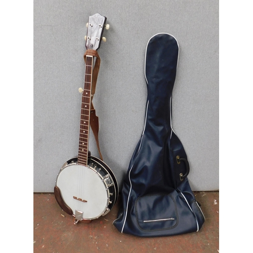 690 - Five string banjo with case