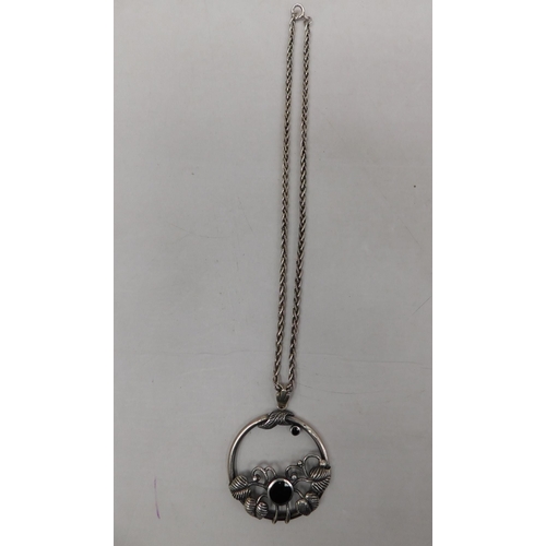 15 - Silver - jet set/pendant & chain