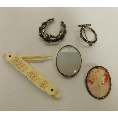 296 - Mixed items including - cameo/gemstone & marcasite