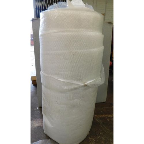 547 - Large roll of bubble wrap - approx. 28