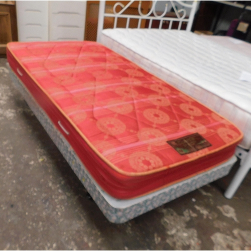 571 - Single bed with mattress