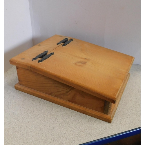 611 - Small wooden box/writing slope with hinged lid