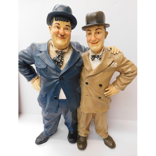 40 - Large - Laural & Hardy/figural group - 20