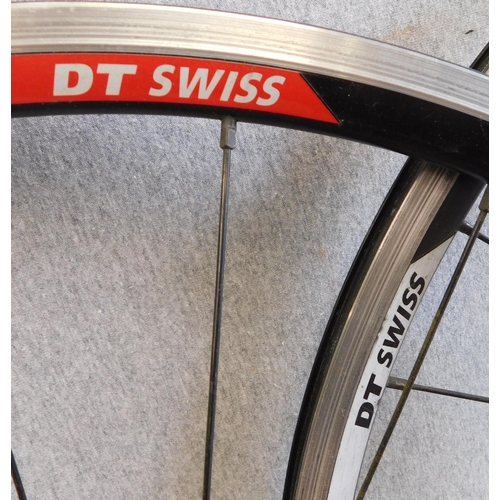 501 - Two bike wheels with quick release by DT Swiss 2.0 ETRFO 622x14