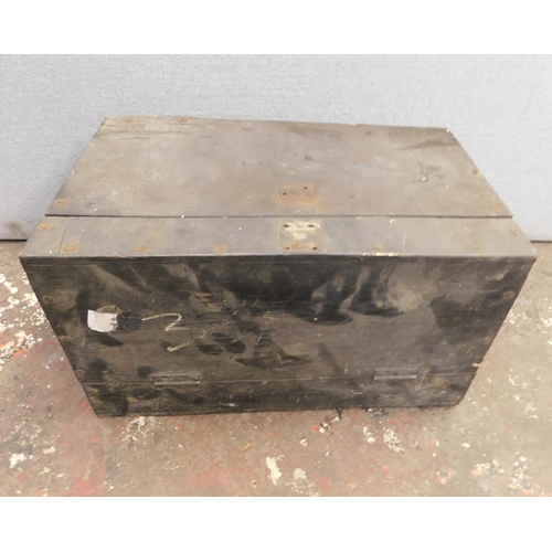 516 - Carpenters tool box with contents