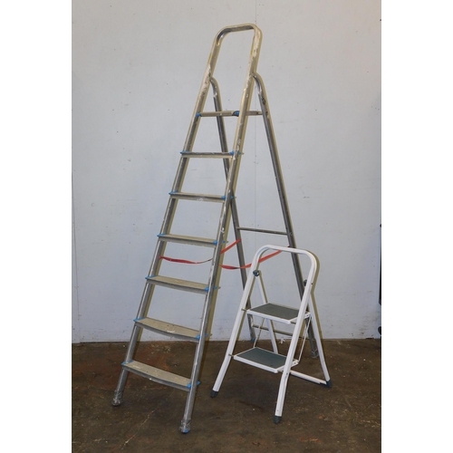 544 - Two sets of step ladders