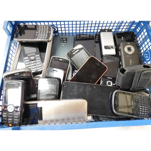 689A - Mixed phones incl. Samsung, Nokia, Motorola, Apple - unchecked