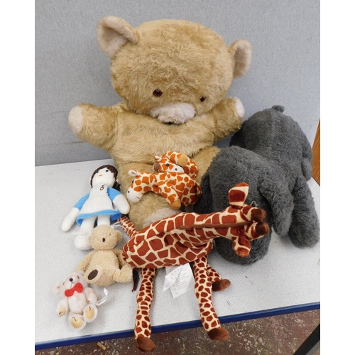 690A - Box of soft toys