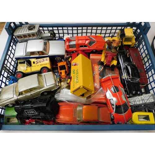 84 - Die-cast model vehicles