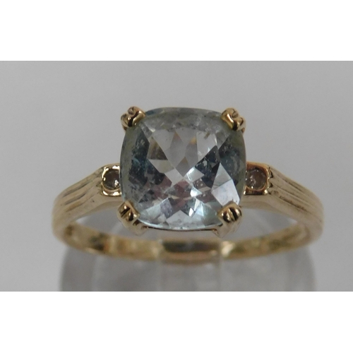 129 - 9ct Gold aquamarine ring - size N 1/2, 2.22g weight