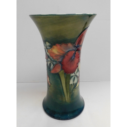 122 - Moorcroft flared vase on green - approx. 15cm high