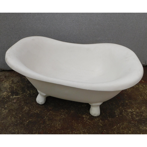 377 - Photographic prop/ baby bath