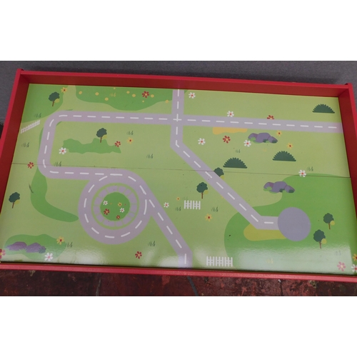 454 - Child's play desk - VGC - approx. 38