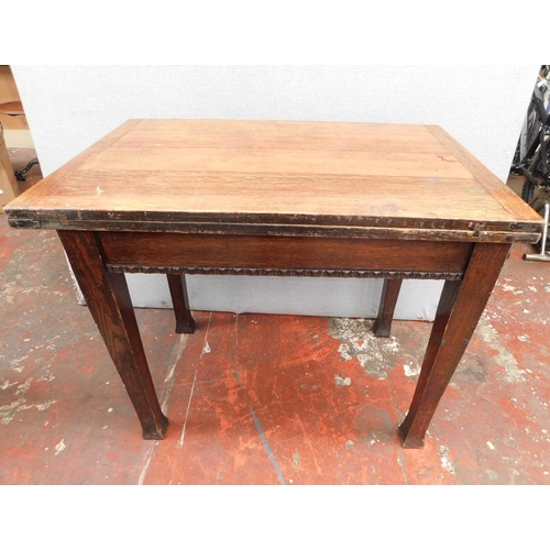 455 - Oak antique opening table with drawer - needs attention