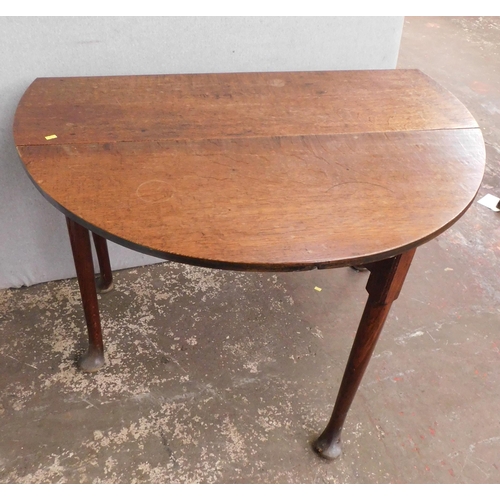 461 - Oak vintage drop leaf table