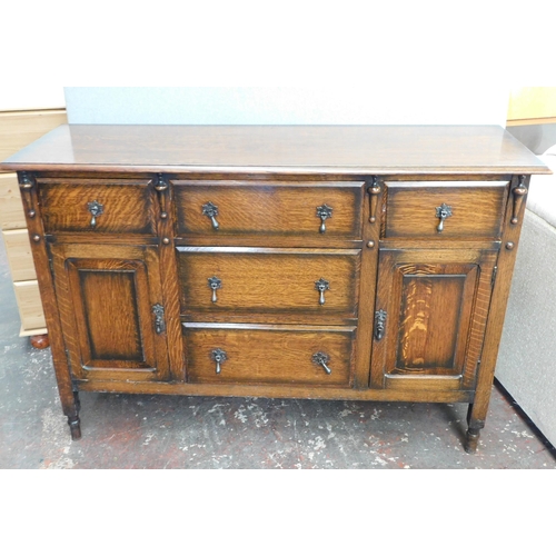 467A - Oak sideboard with drawer section