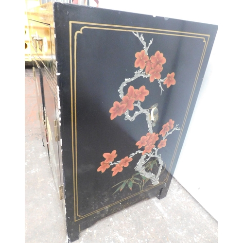 468 - Asian Chinoiserie lacquered cabinet - approx. 24