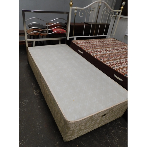 475 - Single bed base and headboard