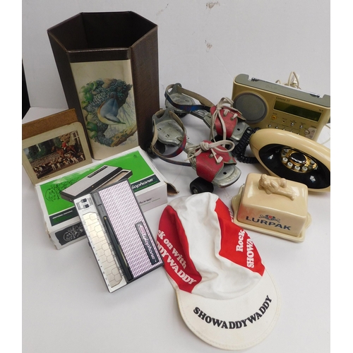 83 - Collection of vintage items